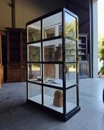 Chique glazen winkelvitrine | Zwarte Museumkast  #2229, Huis en Inrichting, Kasten | Vitrinekasten, Niet ingevuld, 100 tot 150 cm