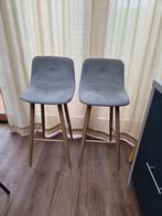 Set van 2 grijze barkrukken (Home24), Huis en Inrichting, Barkrukken, Gebruikt, 60 tot 90 cm, 2 krukken, Ophalen