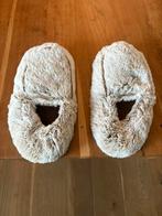 Kersenpit sloffen maat 40 /42, Ophalen, Zo goed als nieuw, Pantoffels of Sloffen