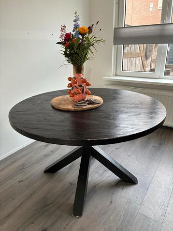 Ronde houten eettafel 130cm diameter beschikbaar voor biedingen