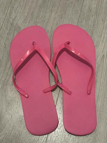 Roze Slippers Maat 41 beschikbaar voor biedingen