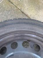 Winterwielen op stalen velgen met wieldoppen, Ophalen, Gebruikt