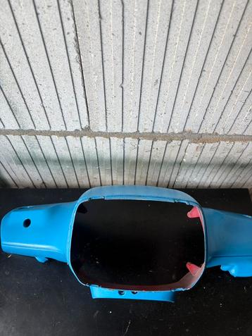 Vespa S stuurkap vers beschikbaar voor biedingen