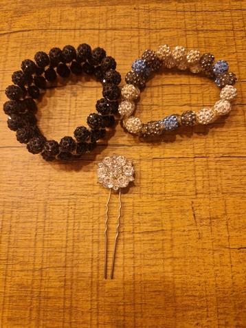 Knotband beschikbaar voor biedingen