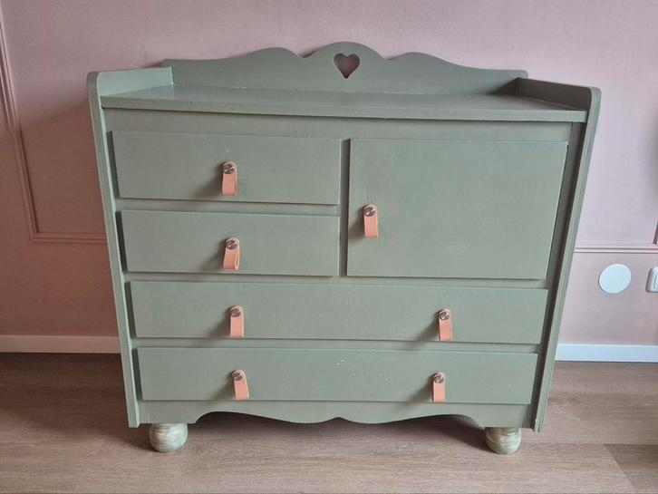 Groen retro kastje, Kinderen en Baby's, Kinderkamer | Commodes en Kasten, Gebruikt, 90 tot 105 cm, 100 cm of meer, 50 tot 70 cm