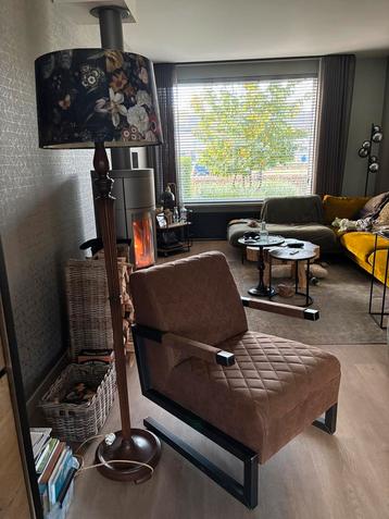 Vloerlamp oude lamp, moderne kap beschikbaar voor biedingen