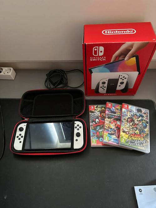 Nintendo Switch OLED + 3 games, Spelcomputers en Games, Spelcomputers | Nintendo Switch, Zo goed als nieuw, Switch OLED, Met 1 controller