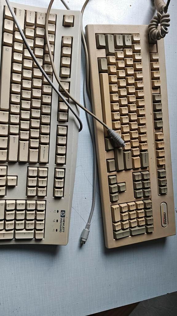 Vintage Toetsenborden HP & Compaq, Computers en Software, Toetsenborden, Gebruikt, Qwerty, Bedraad, Ophalen
