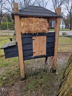 Te koop douglas hooiberg/kippenhok met legnest, Ophalen of Verzenden, Zo goed als nieuw, Kippenhok of Kippenren