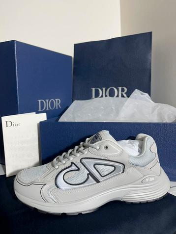 Dior schoenen beschikbaar voor biedingen