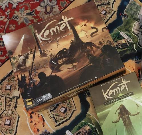 Kemet: Blood & Sand + uitbreiding + speelmat + sleevepack, Hobby en Vrije tijd, Gezelschapsspellen | Bordspellen, Nieuw, Een of twee spelers