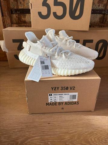 Yeezy Boost 350 V2 Bone White  maat 46 beschikbaar voor biedingen