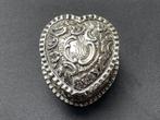 Antiek Engels, Zilveren, Ringendoosje, Hartvorm, Ophalen of Verzenden, Zilver