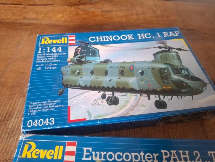Revell Bouwdozen + Helicopter Blister, Hobby en Vrije tijd, Modelbouw | Auto's en Voertuigen, Gebruikt, Overige typen, 1:50 of kleiner