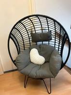 Zwarte ei-vormige stoel, Huis en Inrichting, Stoelen, Ophalen, Kunststof, Zwart, Zo goed als nieuw