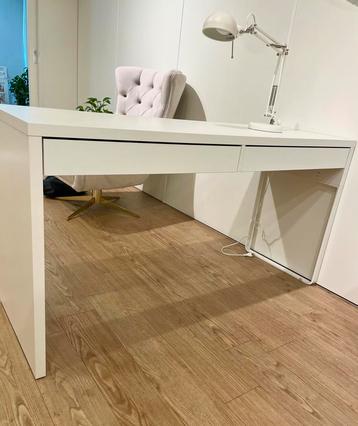 Ikea tafels, bureau en wandrek decoratie beschikbaar voor biedingen