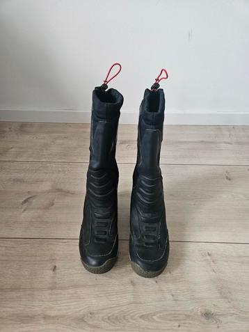 Zeillaarzen sperry beschikbaar voor biedingen