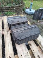 Gratis af te halen: 12 zwarte OVH 206 dakpannen, Doe-het-zelf en Verbouw, Dakpannen en Dakbedekking, Ophalen, Steen of Klei, Zwart