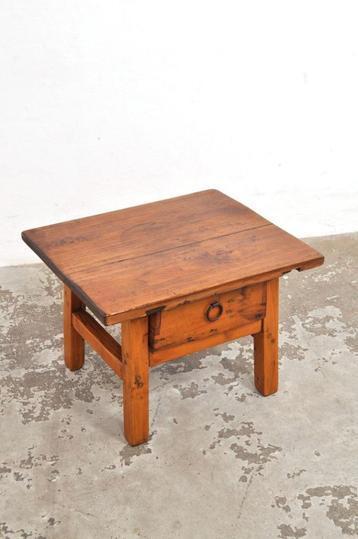 Antiek Spaans tafeltje primitive side table bijzettafel 1850 beschikbaar voor biedingen