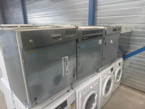Diverse vaatwassers half geintgreerd inbouw mogelijk , Witgoed en Apparatuur, Vaatwasmachines, Zo goed als nieuw, Inbouw, Minder dan 85 cm
