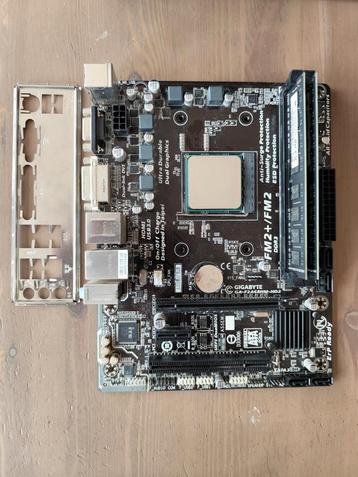 Gigabyte GA-F2A68HM-HD2 bundel – Athlon X4 FM2+ CPU + 16GB  beschikbaar voor biedingen