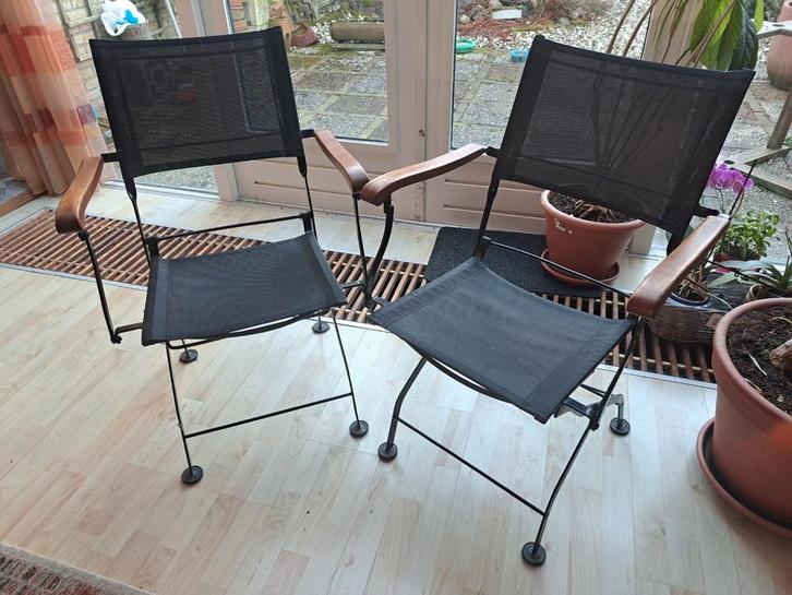 Twee inklapbare tuinstoelen met armleuningen, Tuin en Terras, Tuinstoelen, Ophalen