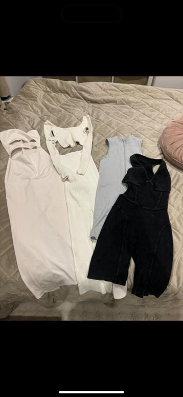 Zomer kleding beschikbaar voor biedingen
