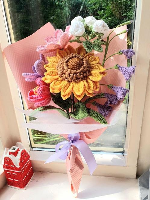 Gehaakte bloemenboeket – Zonnekracht & Zachte Bloei, Huis en Inrichting, Woonaccessoires | Kunstplanten en Kunstbloemen, Nieuw