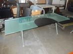Glazen bureau op grijs metalen onderstel, Huis en Inrichting, Bureaus, Niet ingevuld, Gebruikt, Niet ingevuld, Niet ingevuld