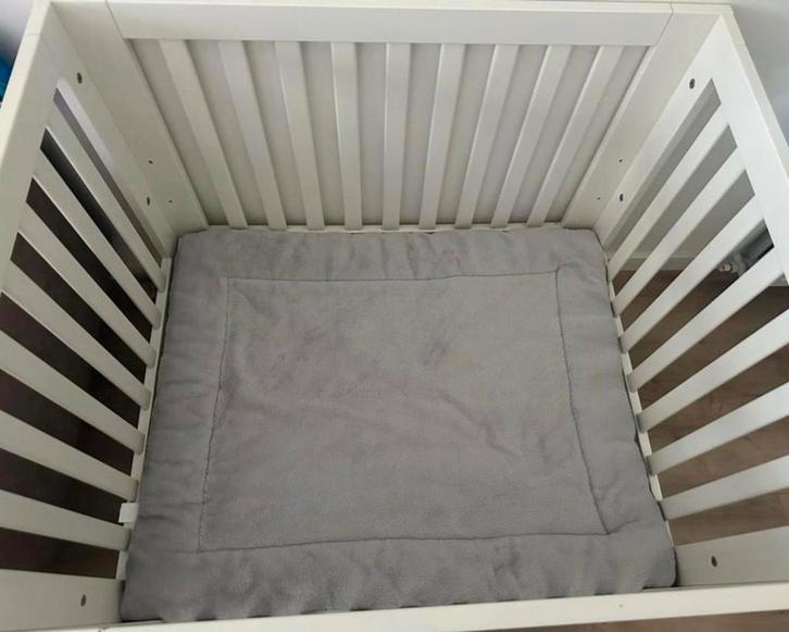 Tweezijdig boxkleed van Petit Amelie, Kinderen en Baby's, Boxen, Zo goed als nieuw, Boxkleed, Ophalen of Verzenden