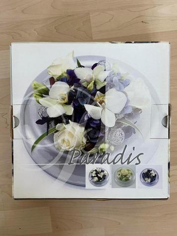 Schaal met gaasinzet, bloemen/kerst, rond, nieuw beschikbaar voor biedingen