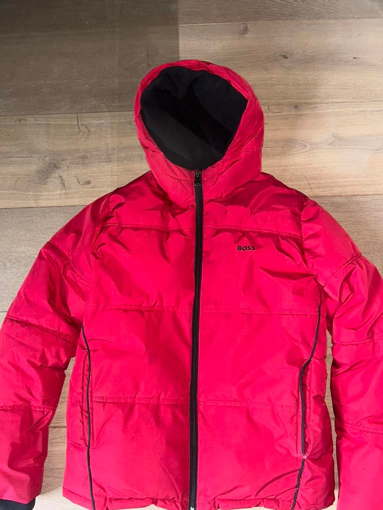 Hugo Boss puffer jas rood voor kinderen van 12 jaar, Ophalen, Zo goed als nieuw, Overige maten, Rood