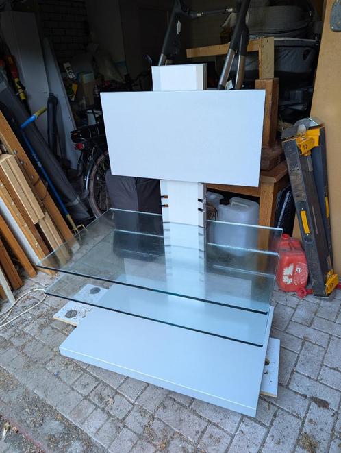 Livit TV meubel (glas + aluminium, verrijdbaar), Huis en Inrichting, Kasten | Televisiemeubels, Zo goed als nieuw, 100 tot 150 cm