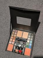 Max &More make up doos met spiegel!, Overige kleuren, Gehele gezicht, Ophalen of Verzenden, Zo goed als nieuw