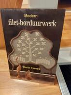 Modern Filet-Borduurwerk Karin Ternes, Hobby en Vrije tijd, Ophalen of Verzenden, Gebruikt