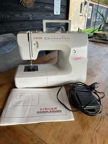 Singer naaimachine model 3722 beschikbaar voor biedingen