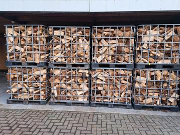 Gedroogd eikenhout in ibc kratten  beschikbaar voor biedingen