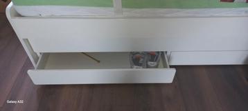 Bed ikea