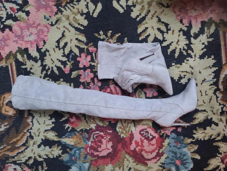 Overknee Laarzen, lichtgrijs Maat 37  €10,-, Kleding | Dames, Schoenen, Gedragen, Hoge laarzen, Grijs, Ophalen of Verzenden