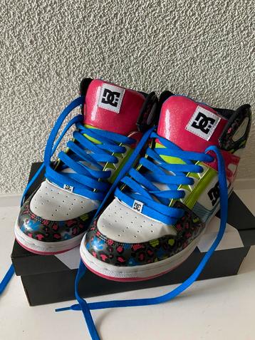 DC Sneakers Maat 42 beschikbaar voor biedingen