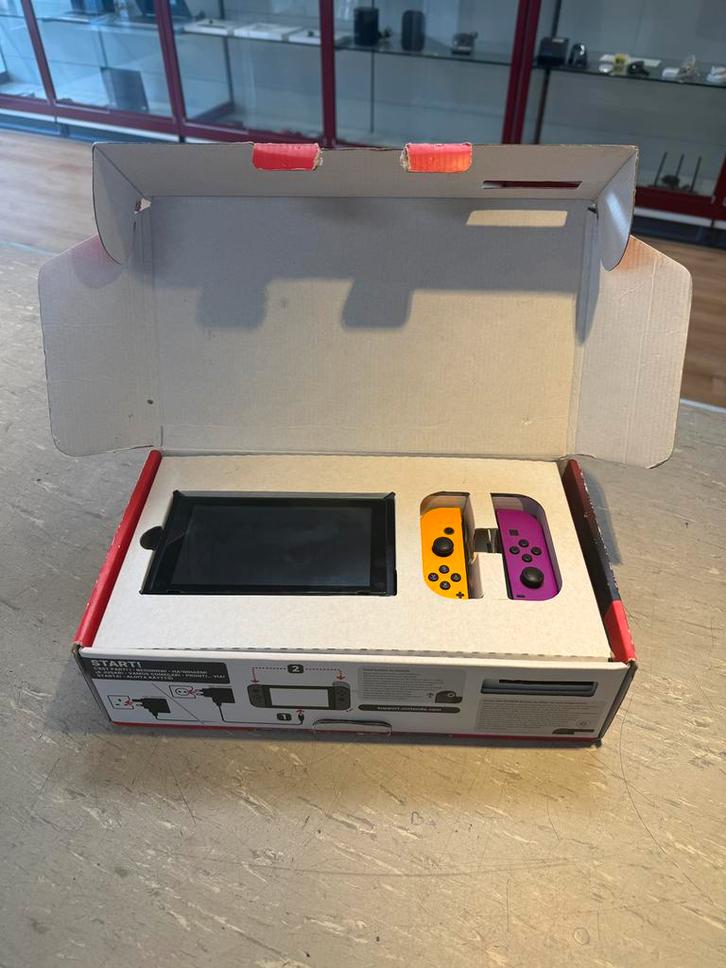 Nintendo - Switch V2 - 2019 ( compleet ), Spelcomputers en Games, Spelcomputers | Nintendo Switch, Switch 2019 Upgrade, Met 2 controllers