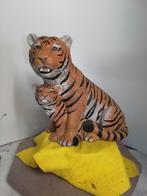 11603) mooie grote keramische  tijger met jongen  31x28cm, Ophalen of Verzenden