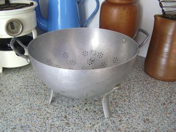 Retro aluminium vergiet uit 50-er jaren   beschikbaar voor biedingen