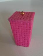 Miniatuur roze gevlochten mand 1:12, Ophalen of Verzenden, Gebruikt, Decoratie
