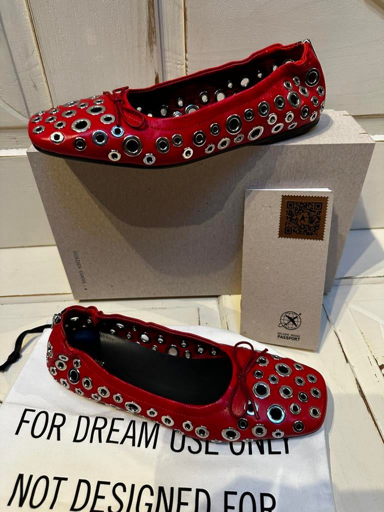 Golden goose flats ballerina’s 38 rood studded instappers, Kleding | Dames, Schoenen, Ophalen of Verzenden, Zo goed als nieuw
