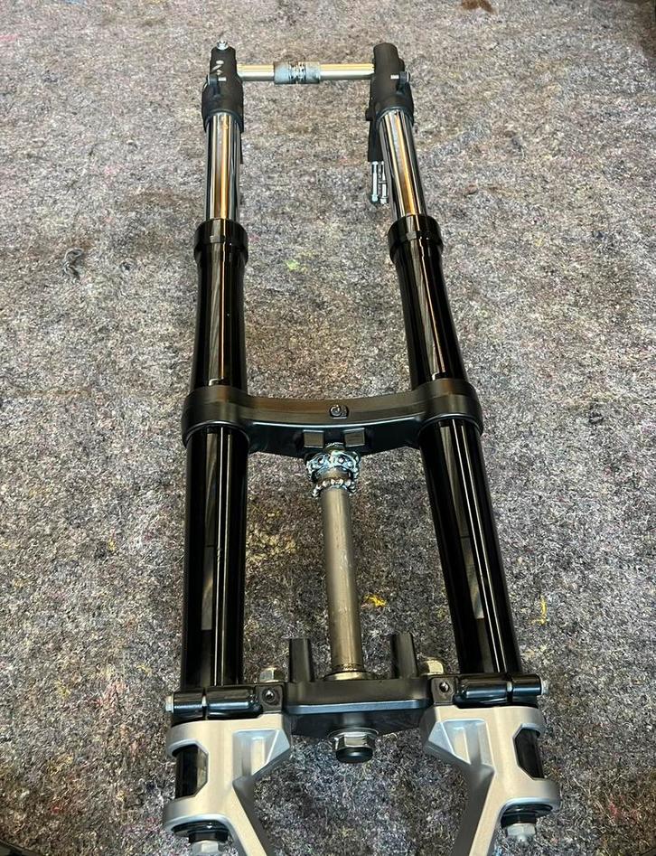 Honda X-ADV 2024 voorvork compleet, Motoren, Onderdelen | Honda, Nieuw, Ophalen