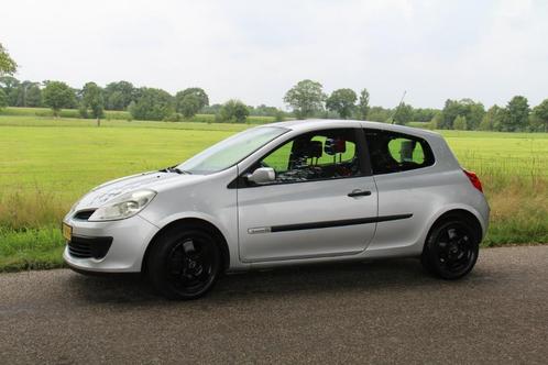 Renault Clio 1.2 16V | Metallic Grijs | Trekhaak | APK 02/26, Auto's, Renault, Particulier, Clio, Airbags, Airconditioning, Elektrische ramen
