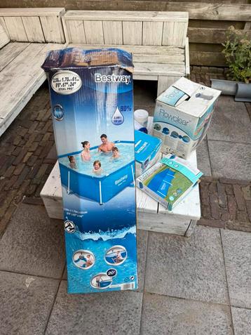 Bestway zwembad beschikbaar voor biedingen