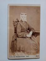 CDV Hoorn Abbekerk Vrouw in Klederdracht, Gebruikt, Foto, Klederdracht, Ophalen of Verzenden