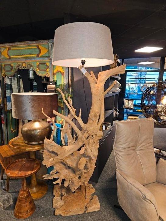 Vloerlamp boomstamlamp teakhouten lamp uniek, Huis en Inrichting, Lampen | Vloerlampen, Nieuw, 150 tot 200 cm, Ophalen of Verzenden